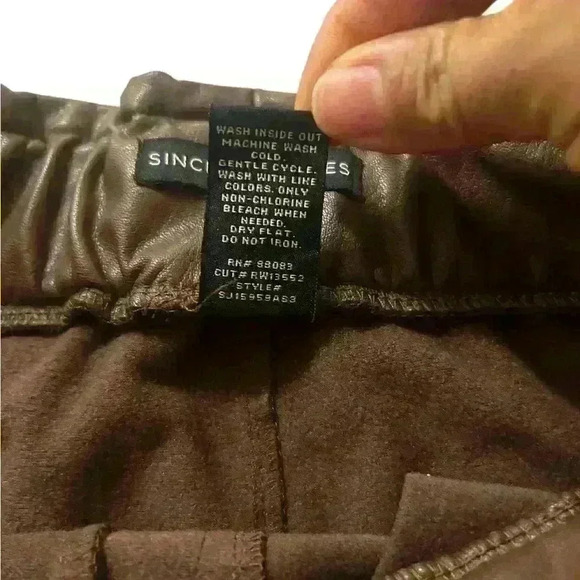 Sincerely Jules Brown Faux Leather Paper bag Cuffed Shorts Size Small - Picture 6 of 6